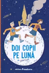 Doi copii pe luna