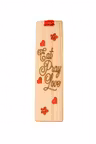 Semn de carte din lemn cu mesaj: eat pray love