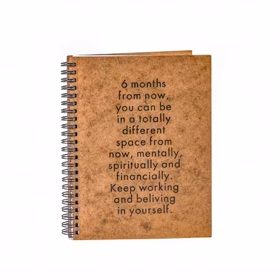 Agenda A5 personalizata din lemn cu mesaj-Peste 6 luni