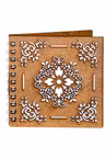 Agenda 10x10 personalizata din lemn cu model traditional romanesc
