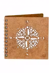Agenda 10x10 personalizata din lemn cu o busola