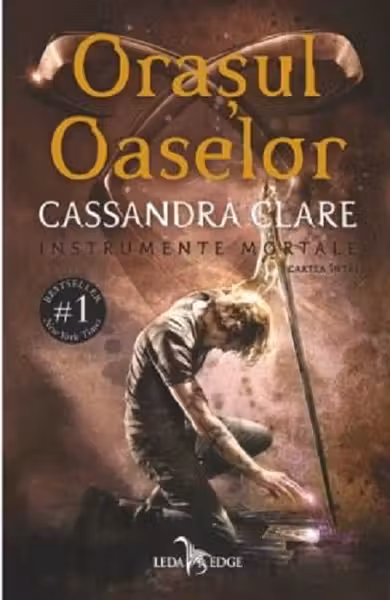 Orasul Oaselor (vol.1 din seria Instrumente Mortale)