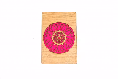Felicitare personalizata din lemn cu o mandala