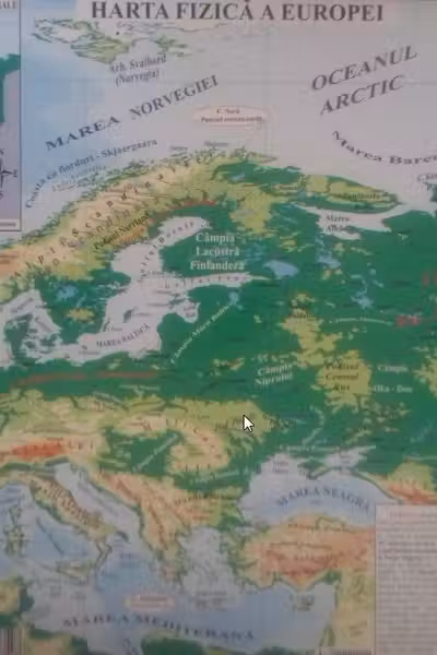 Harta fizică a Europei + Harta politică a Europei 1:20.000.000/1:22.000.000