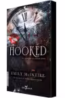 Hooked (vol.1 din seria Never After)