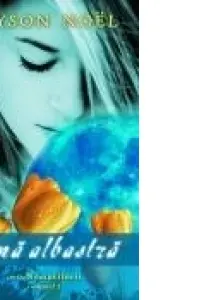 Luna albastră