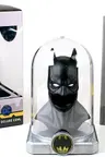 Batman - Deluxe Cowl: Lights up!
