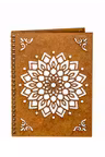 Agenda A5 personalizata din lemn cu mandala cu colturi