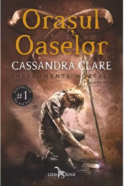Orasul Oaselor (vol.1 din seria Instrumente Mortale)