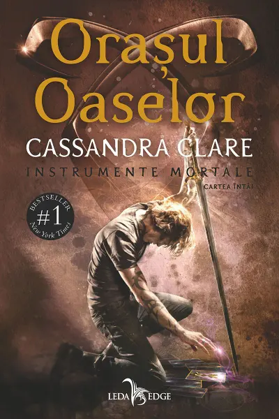 Orasul Oaselor (vol.1 din seria Instrumente Mortale)