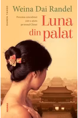 Luna din palat
