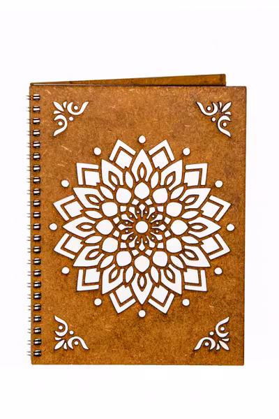 Agenda A5 personalizata din lemn cu mandala cu colturi