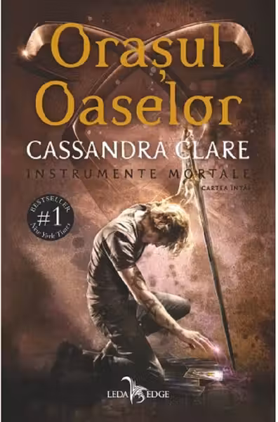 Orasul Oaselor (vol.1 din seria Instrumente Mortale)